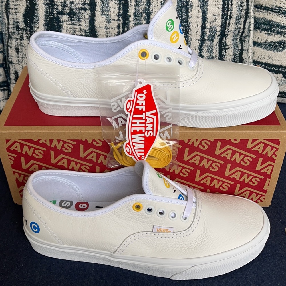 Vans Authentic NYC True White/True White WMNS - Picture 2 of 16